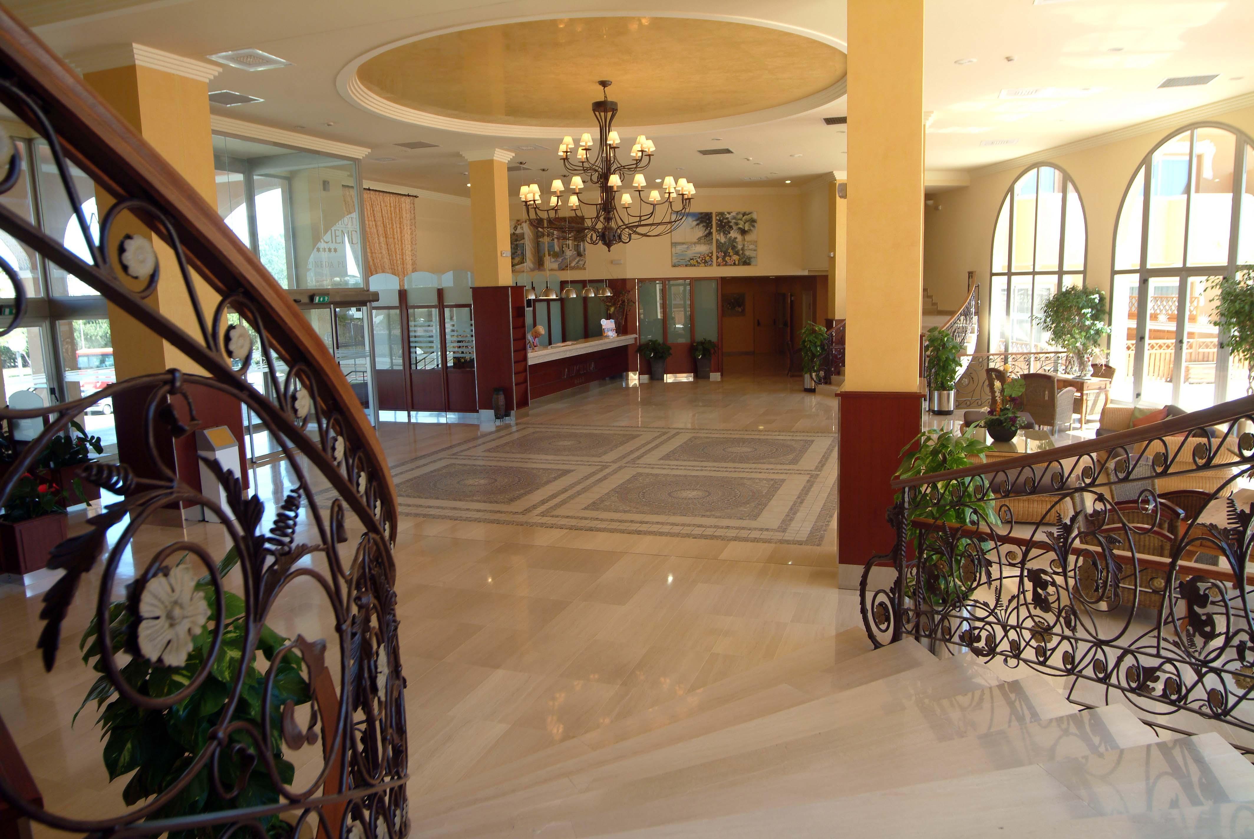 Ohtels La Hacienda Hotel La Pineda Exterior foto