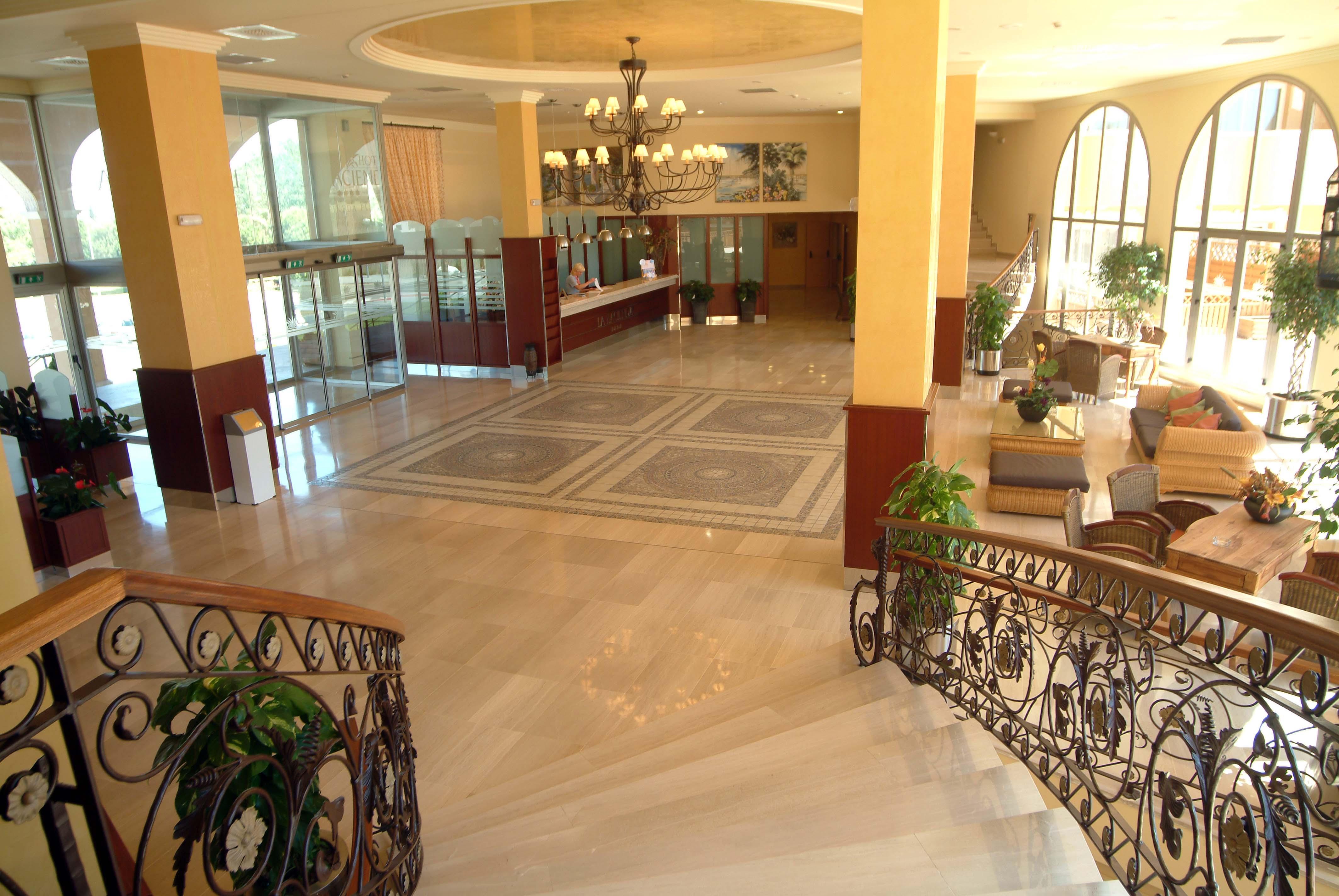 Ohtels La Hacienda Hotel La Pineda Exterior foto